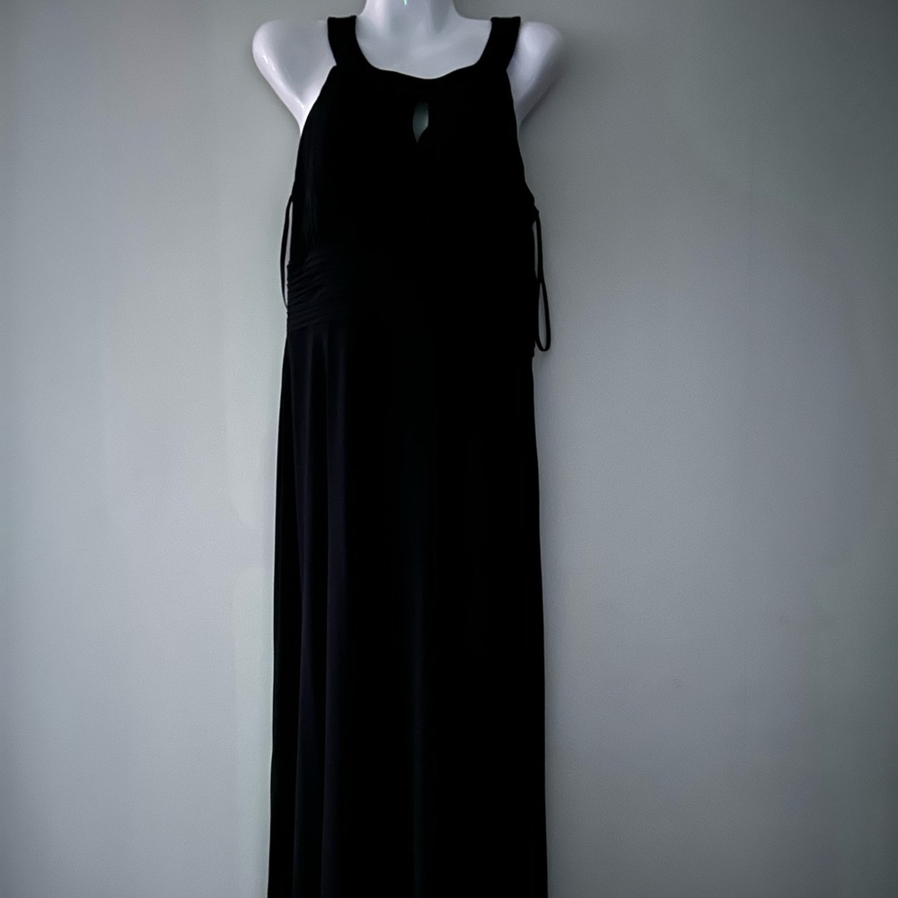 Apt.9 Maxi Black dress . Great for parties, special occasions, and or a formal.